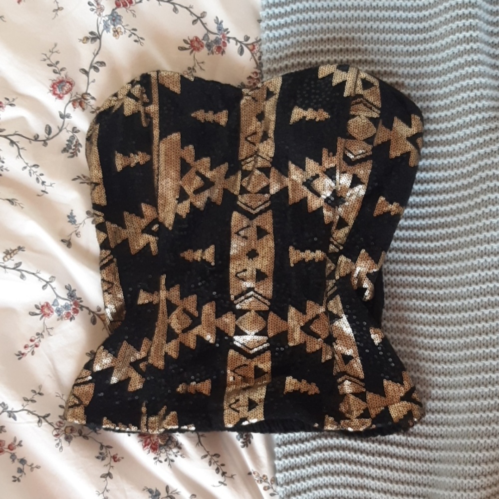 Sequenced Corset-Shaped Strapless Top